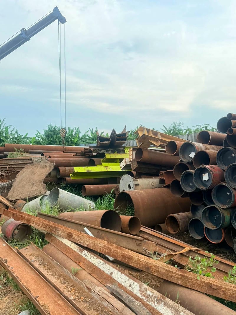 Phế liệu công trình khác phế liệu dân dụng ở khối lượng lớn, kết cấu cồng